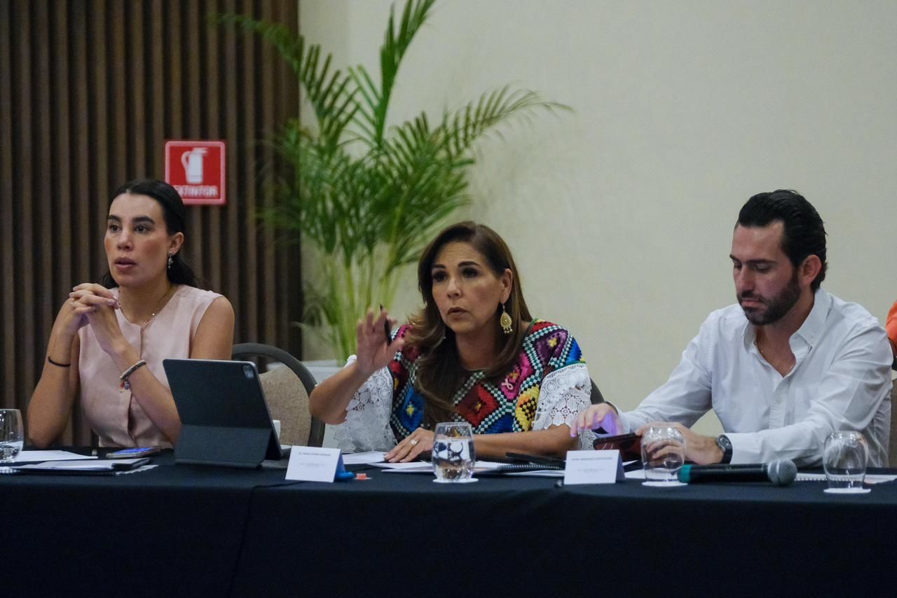 Gobernadora Mara Lezama lidera el diálogo sobre el acceso a playas y turismo en Tulum Gobernadora Mara Lezama lidera el diálogo sobre el acceso a playas y turismo en Tulum