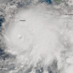 “Melissa” sube a huracán categoría 5 y pone en alerta a Jamaica