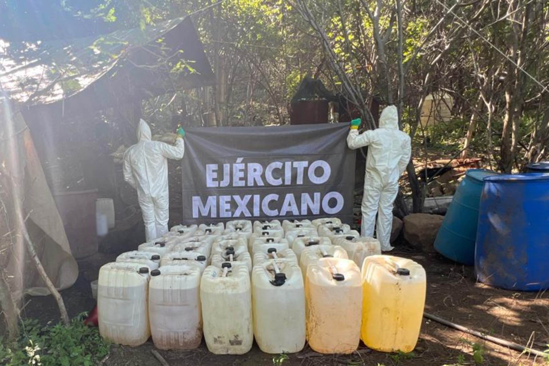 Inhabilitan laboratorio clandestino en Michoacán; afectación a delincuencia es de más de 3 mil mdp Inhabilitan laboratorio clandestino en Michoacán; afectación a delincuencia es de más de 3 mil mdp