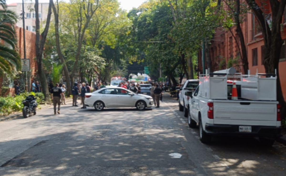 Policías frustran asalto a automovilista en CDMX y abaten a un ladrón