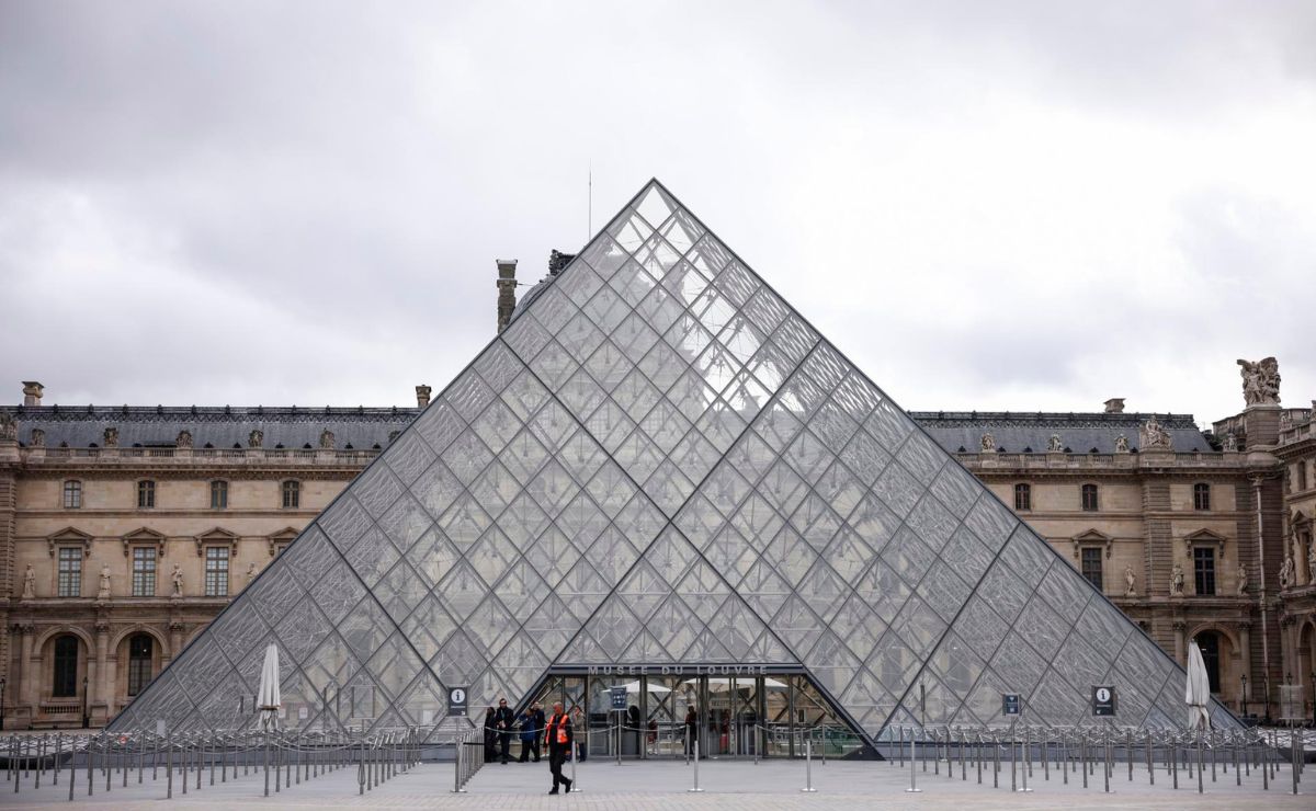 Detienen a dos sospechosos por robo al Museo del Louvre