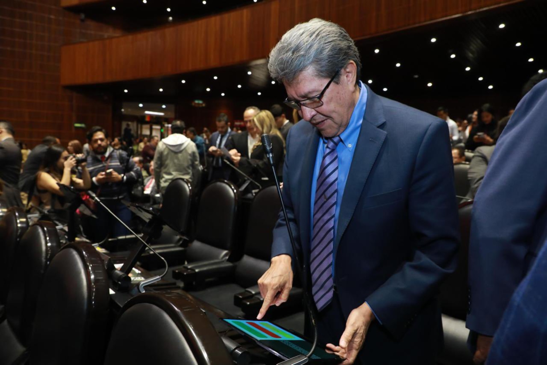 Es momento de revisar sesiones a distancia de diputados: Monreal tras lo ocurrido con Cuauhtémoc Blanco Es momento de revisar sesiones a distancia de diputados: Monreal tras lo ocurrido con Cuauhtémoc Blanco