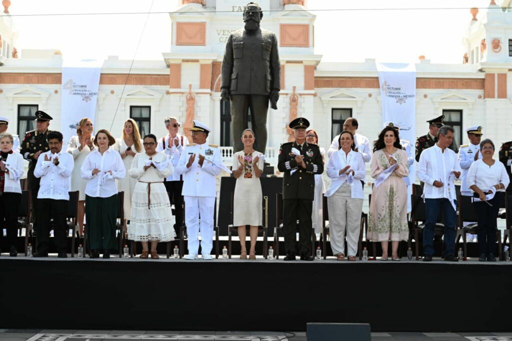 semar-marina-204-aniversario-armada-mexico-5-1024x682-1 Fotos: 204 Aniversario de la Armada de México en Veracruz - semar-marina-204-aniversario-armada-mexico-5-1024x682