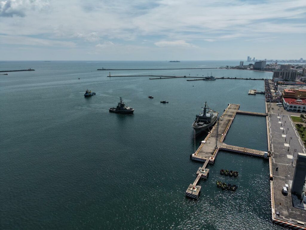 semar-marina-204-aniversario-armada-mexico-9-1024x768-1 Fotos: 204 Aniversario de la Armada de México en Veracruz - semar-marina-204-aniversario-armada-mexico-9-1024x768