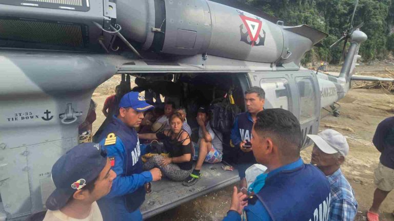 semar-refuerza-puentes-aereos-y-maritimos-para-llevar-ayuda-a-zonas-afectadas-tras-fuertes-lluvias-1