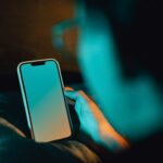 Niño de 13 años dispara en la cara a su mamá por quitarle el celular Niño de 13 años dispara en la cara a su mamá por quitarle el celular