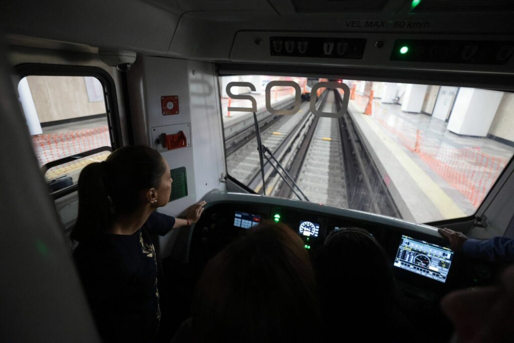 Sheinbaum anuncia la apertura del tren México-Toluca para en enero de 2026 - whatsapp-image-2025-10-26-at-12459-pm-1024x683